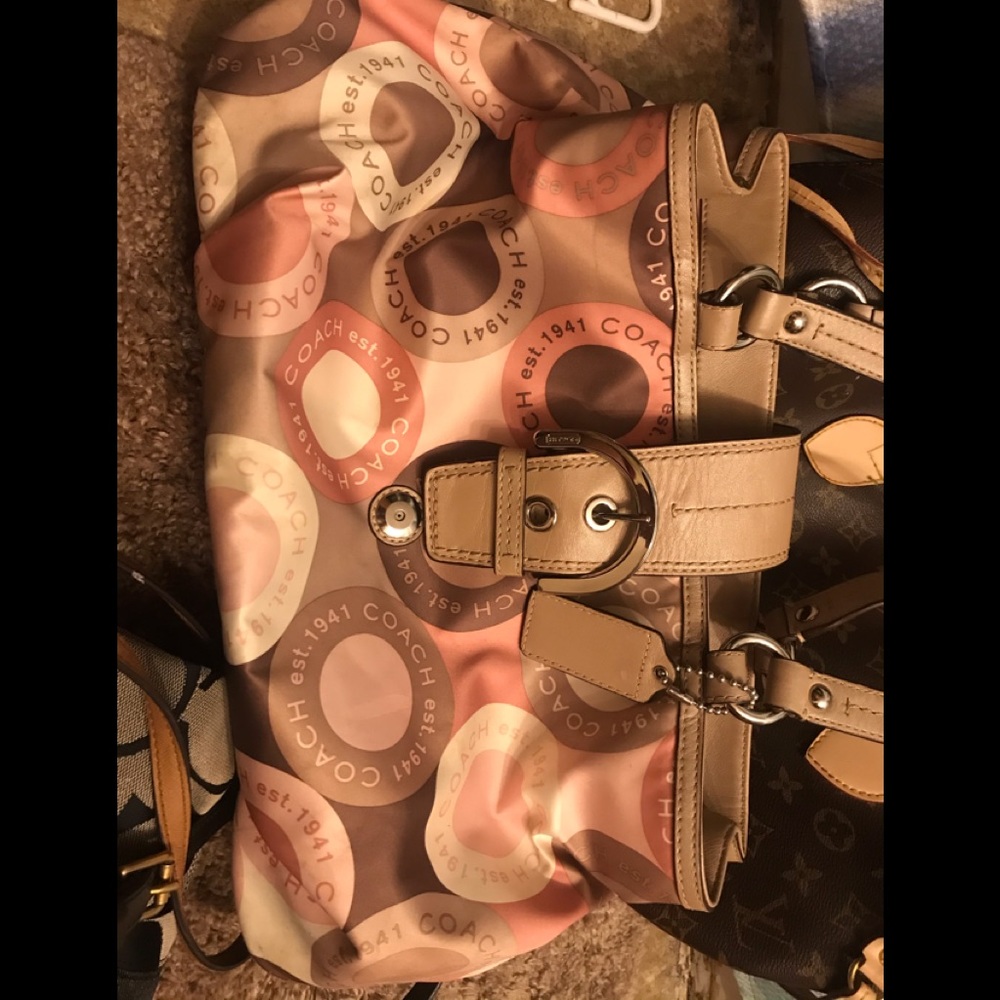 Coach purse - Picture 2 of 2